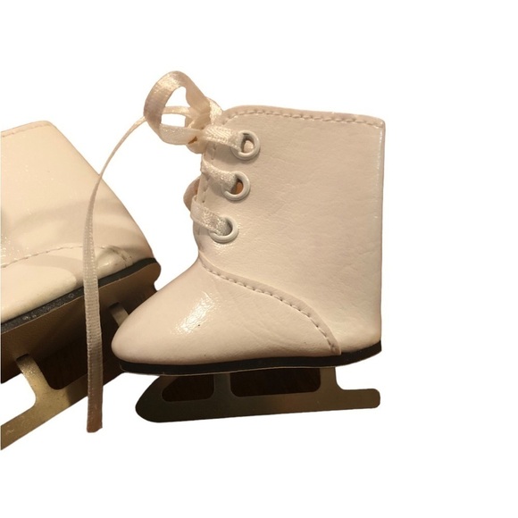 Doll White Faux Leather White Figure Skates Lace Up Doll Accessories See Pics - Picture 3 of 6